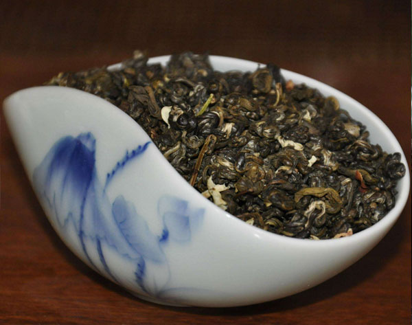 生(shēng)普洱茶餅特級古樹(shù)黑(hēi)茶